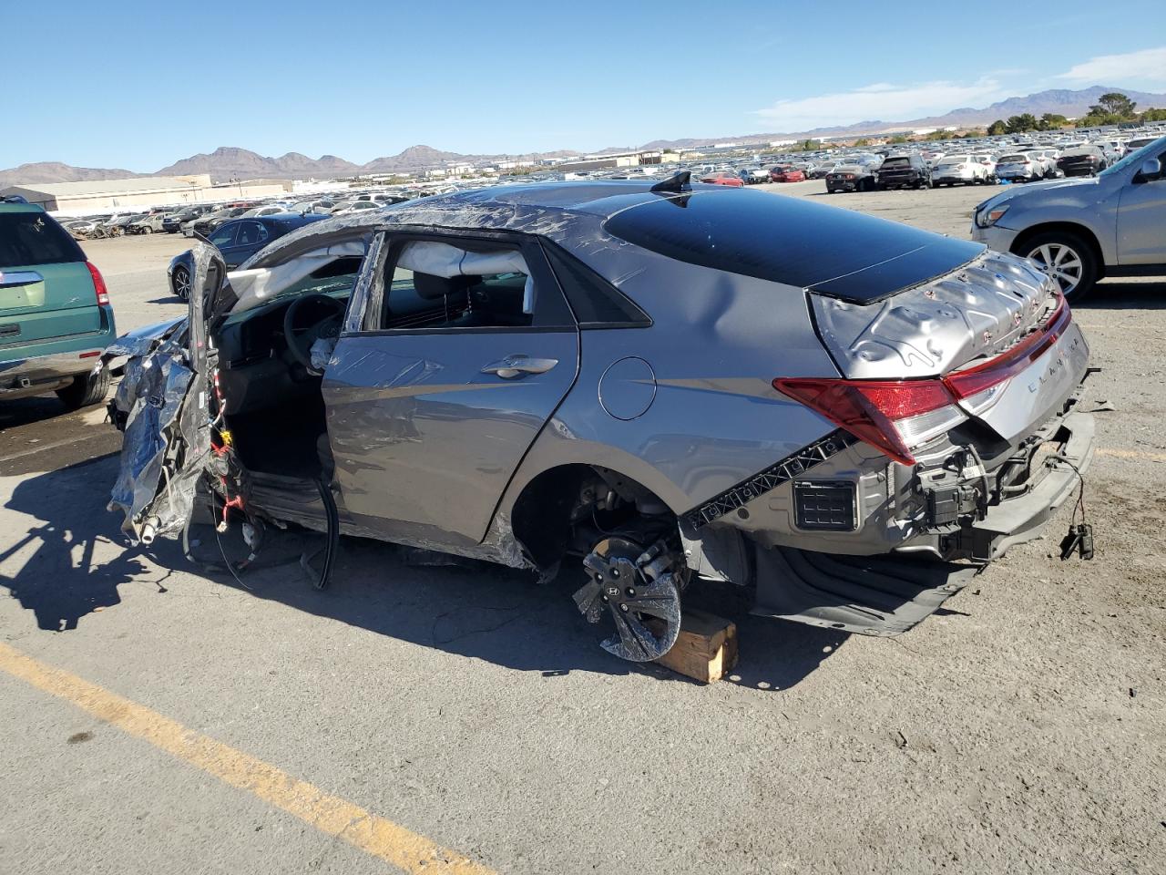 Hyundai ELANTRA Sel Image 3