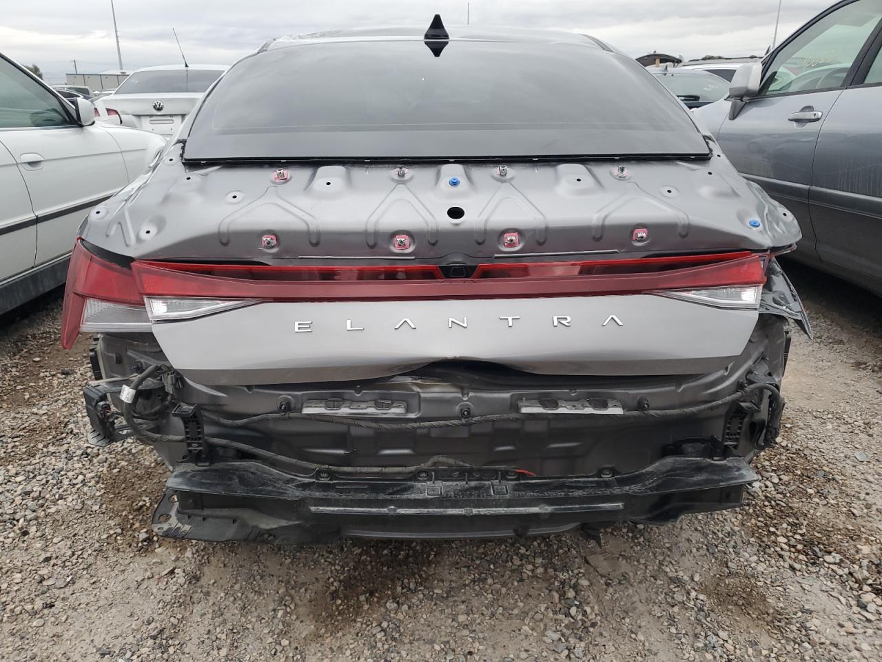 Hyundai ELANTRA Sel Image 6