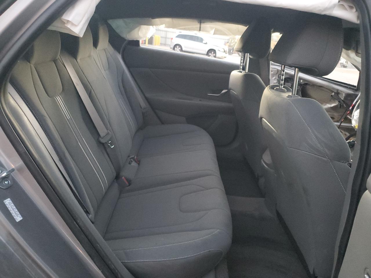 Hyundai ELANTRA Sel Image 5