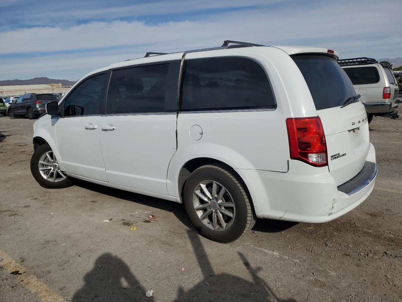 Dodge Caravan Sxt Image 2