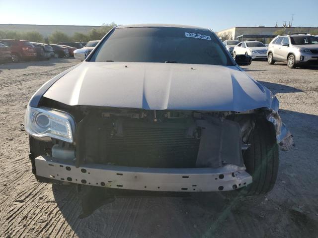 Chrysler 300 Limited Image 7