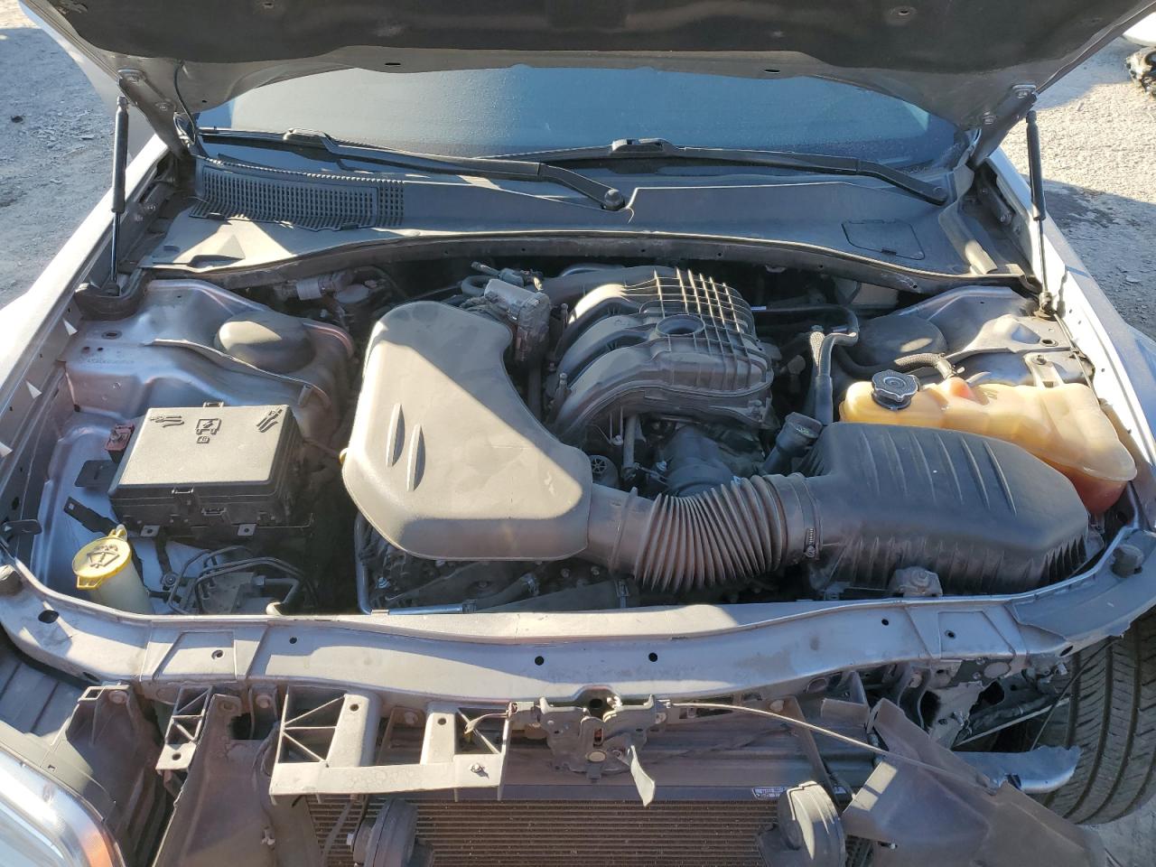 Chrysler 300 Limited Image 13