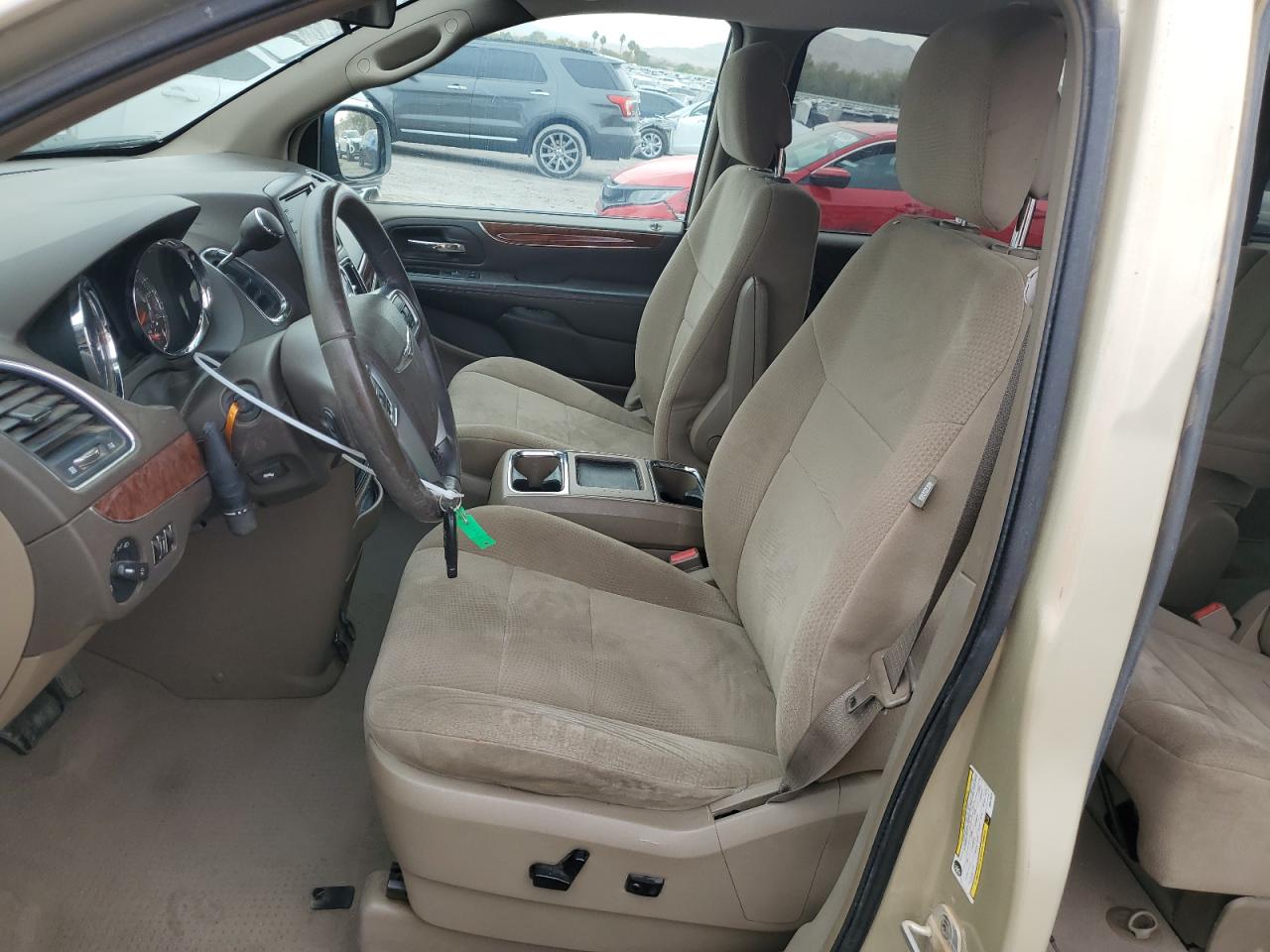 Chrysler Minivan Touring Image 8