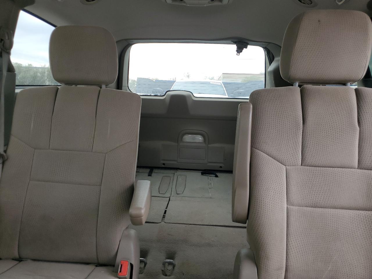 Chrysler Minivan Touring Image 9