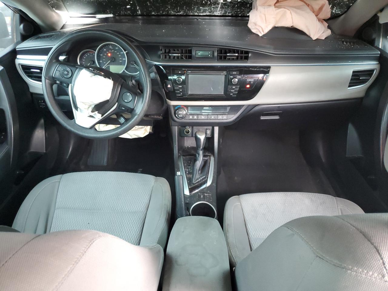 Toyota Corolla L Image 8