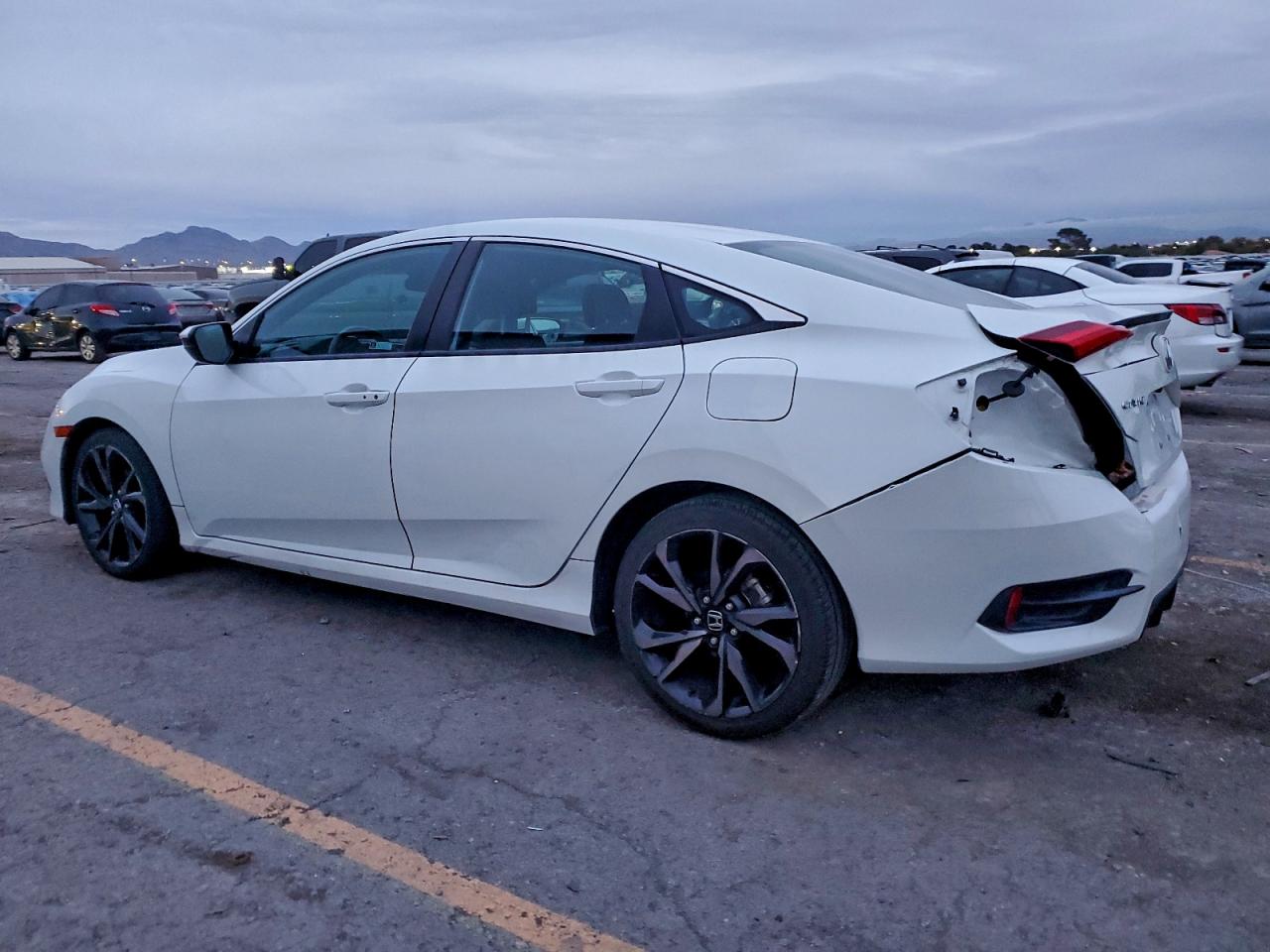 Honda Civic Sport Image 9