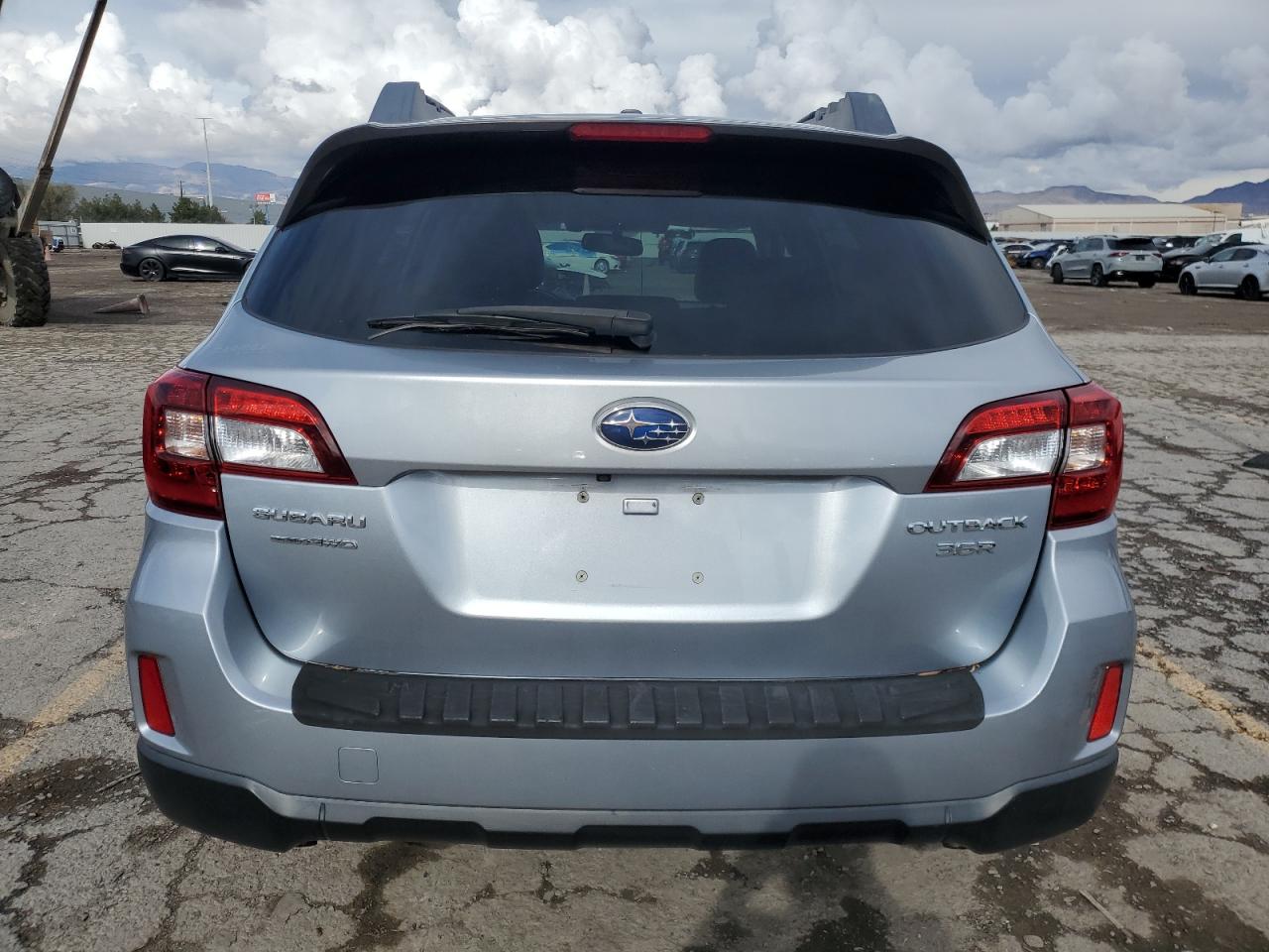 Subaru Outback 3.6r Limited Image 3