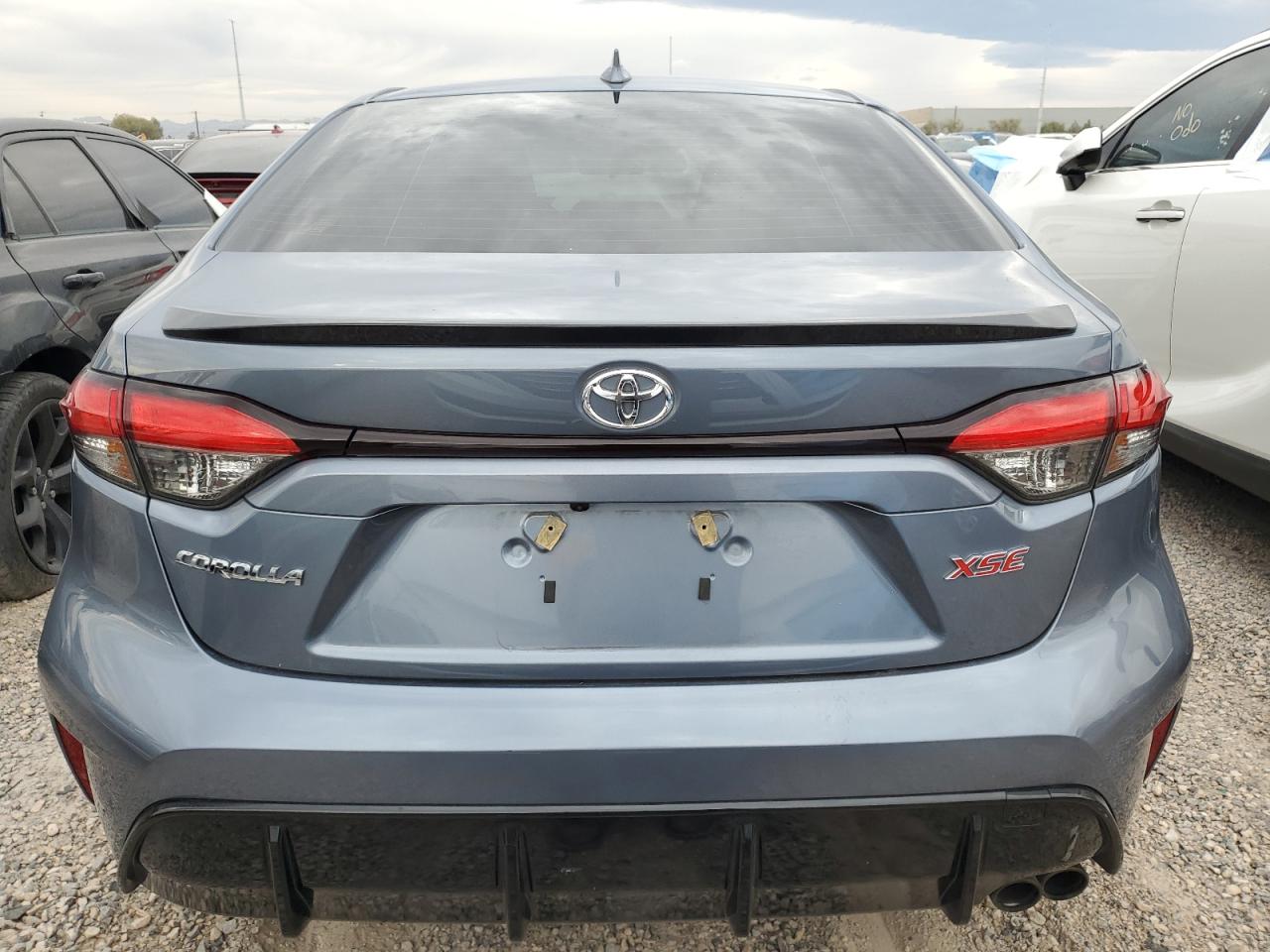 Toyota Corolla Xse Image 6