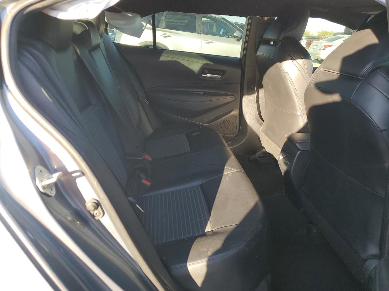 Toyota Corolla Xse Image 9