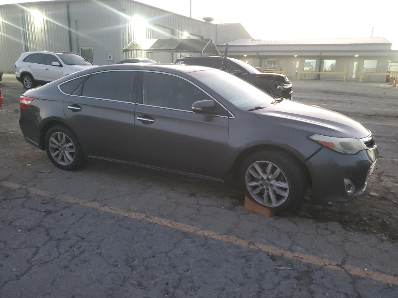 Toyota Avalon Base Image 3