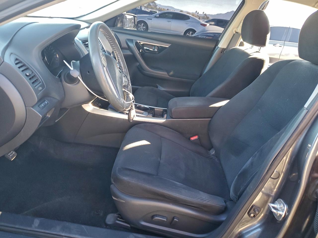 Nissan Altima 2.5 Image 2