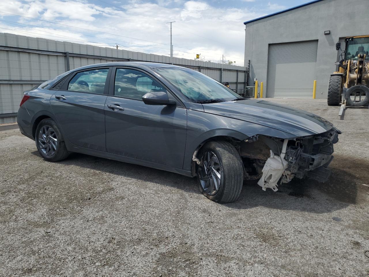 Hyundai ELANTRA Sel Image 5