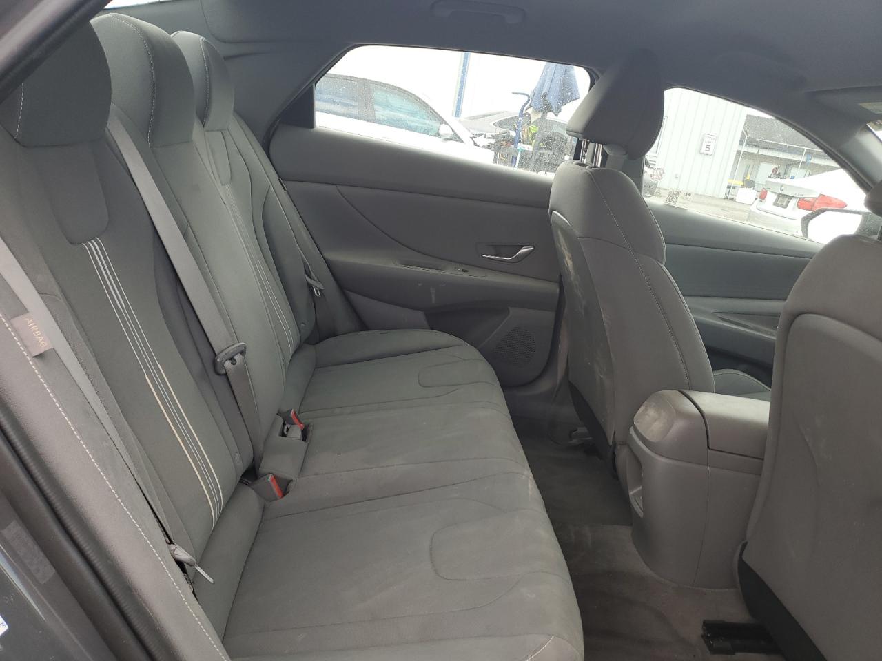 Hyundai ELANTRA Sel Image 10