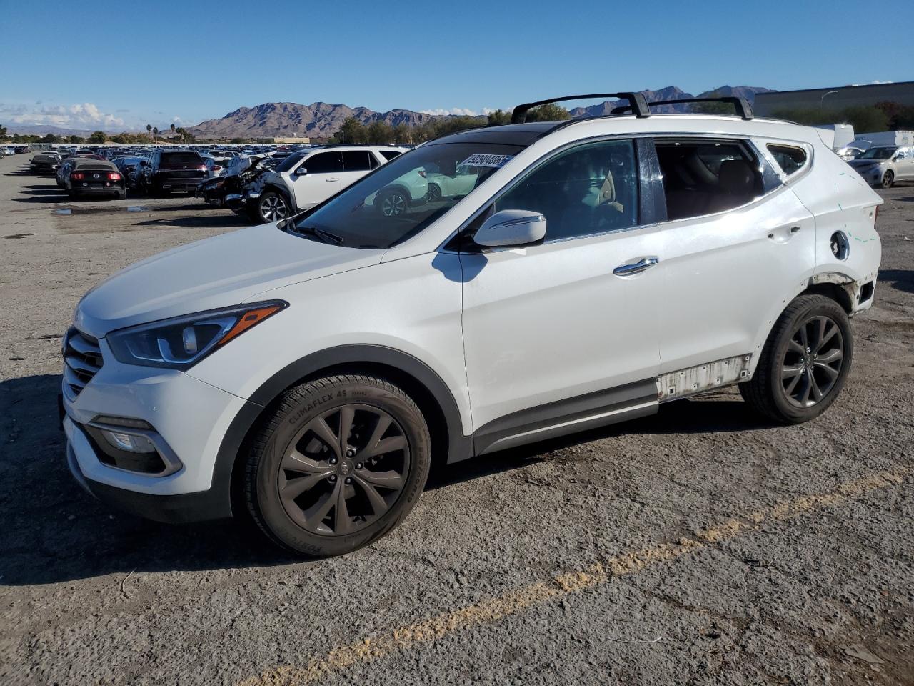 Hyundai SANTA FE Image 1