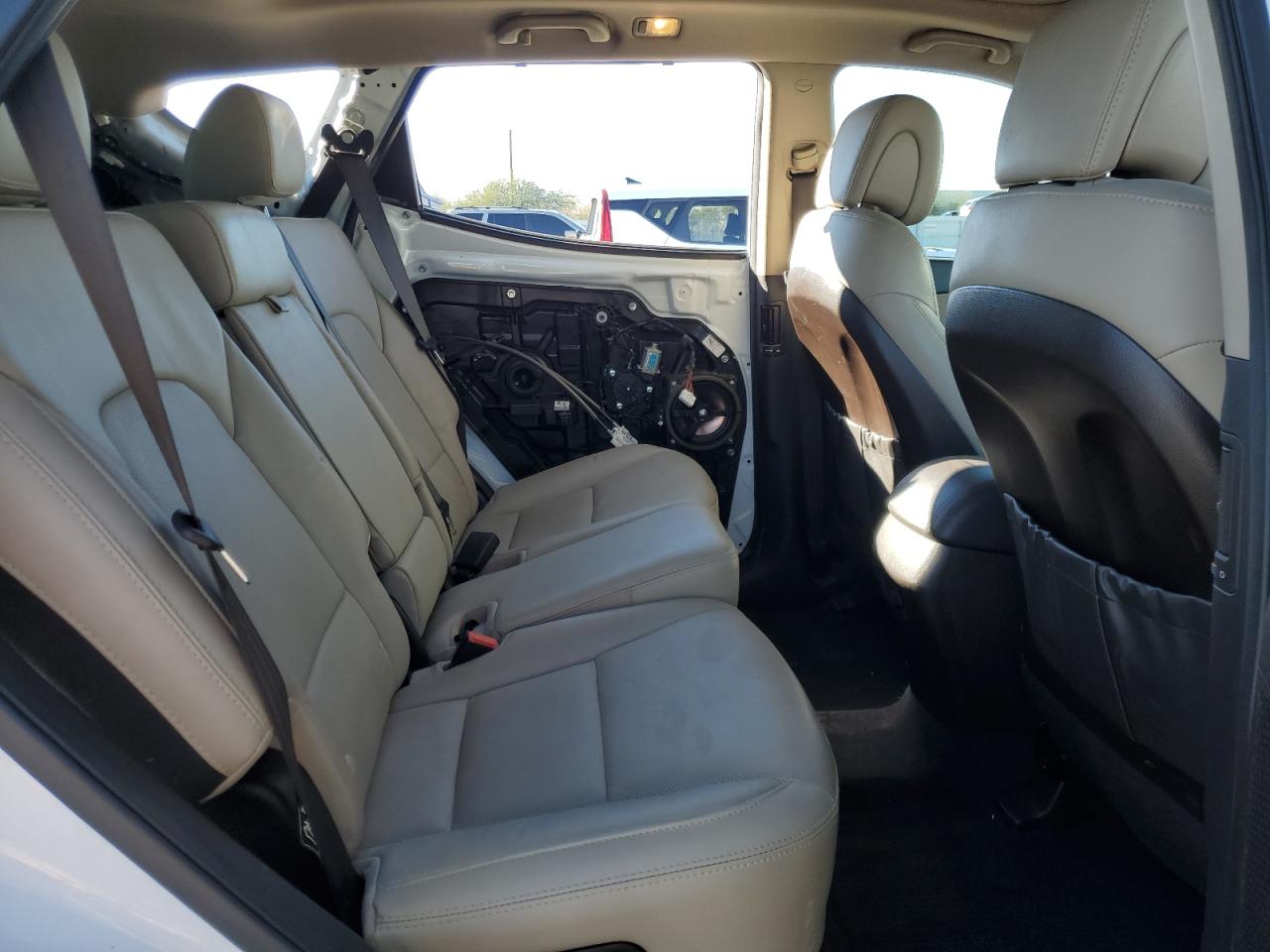 Hyundai SANTA FE Image 6