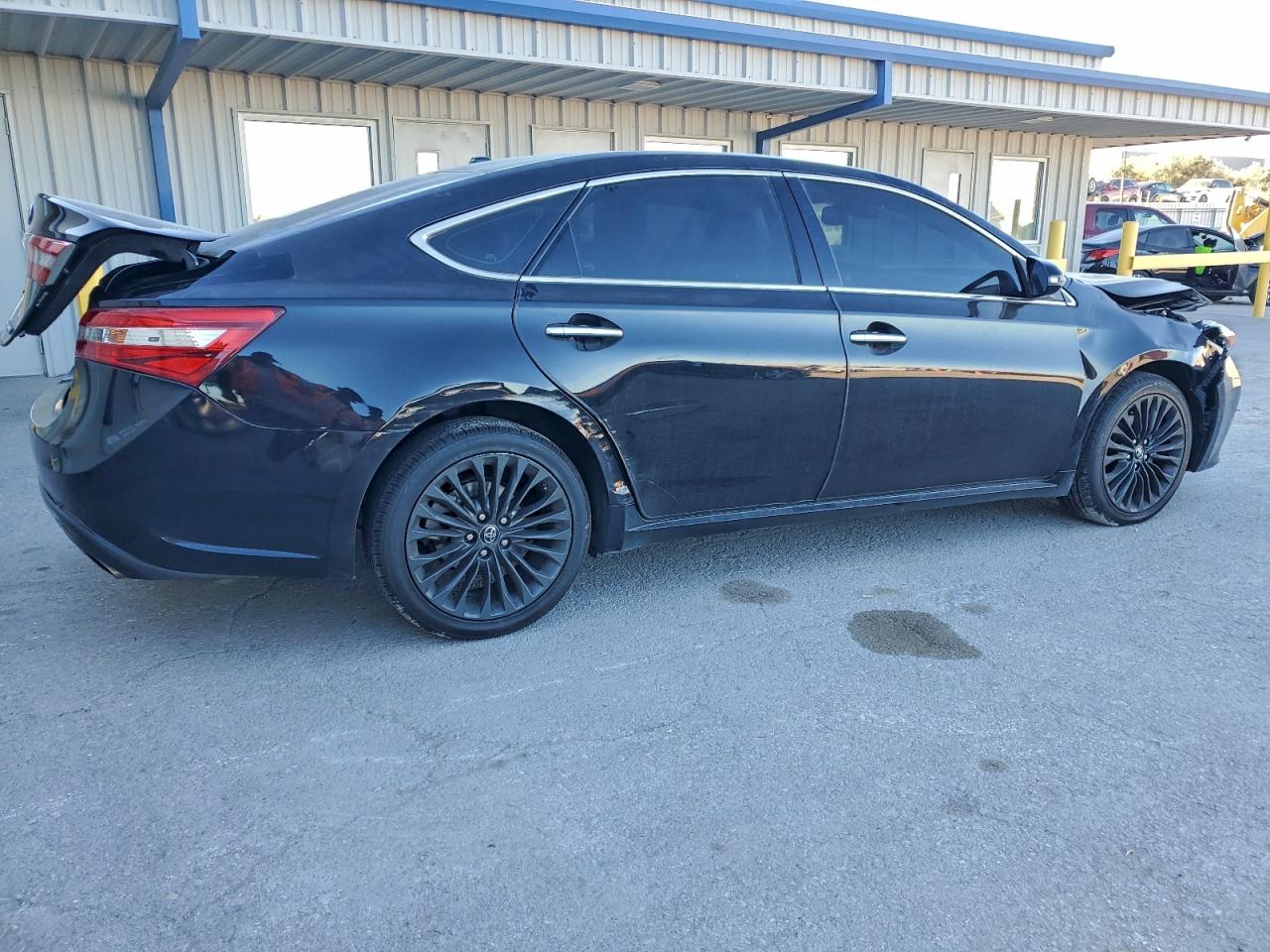 Toyota Avalon Xle Image 3