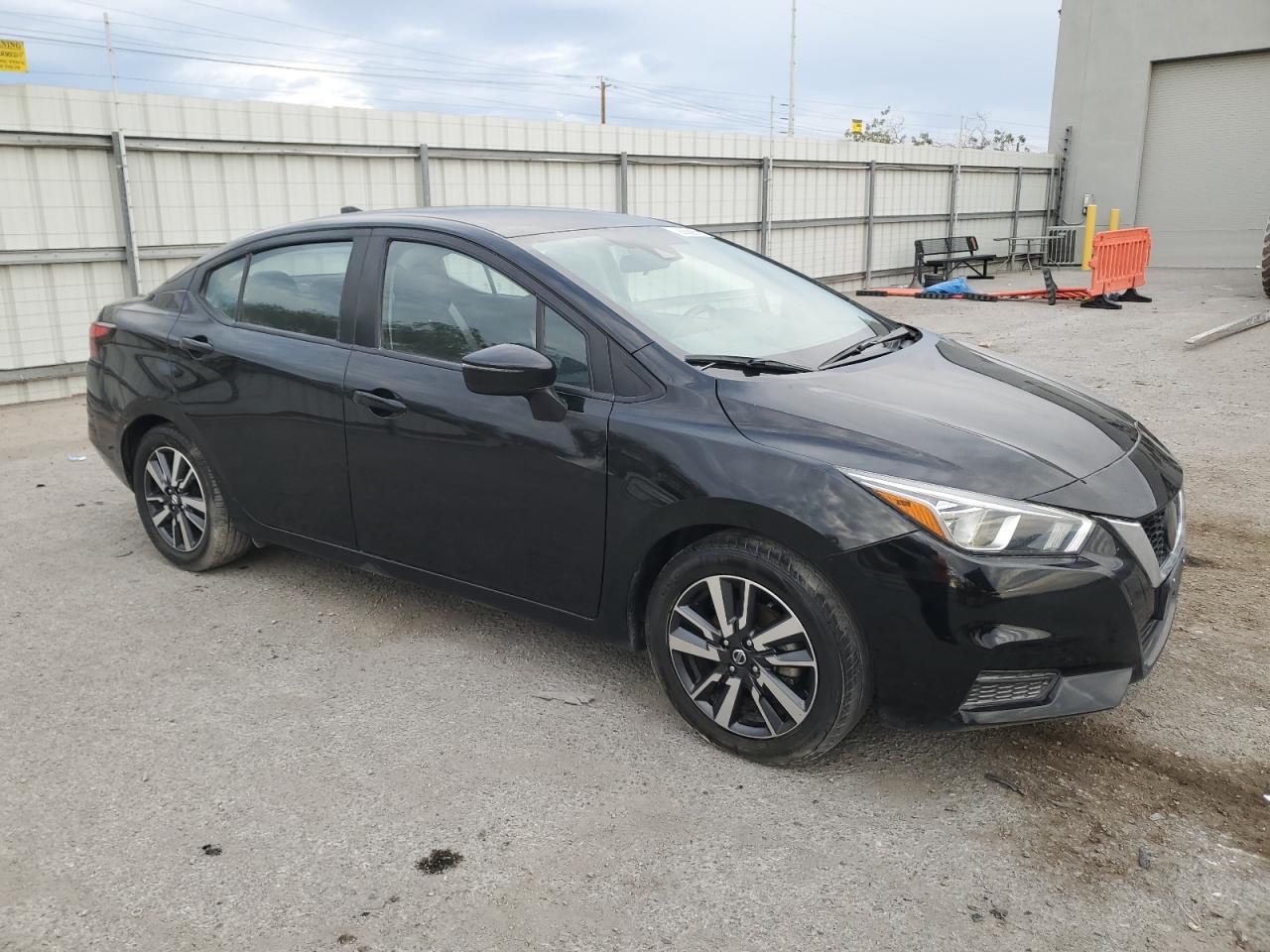 Nissan Versa Sv Image 2