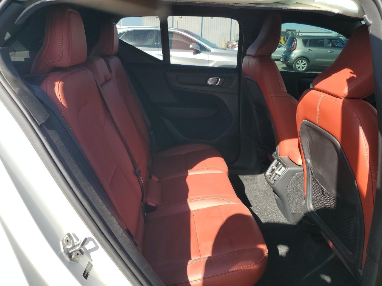 Volvo XC40 T5 Momentum Image 3