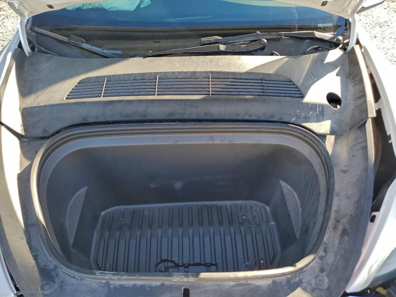 Tesla Model Y Image 12