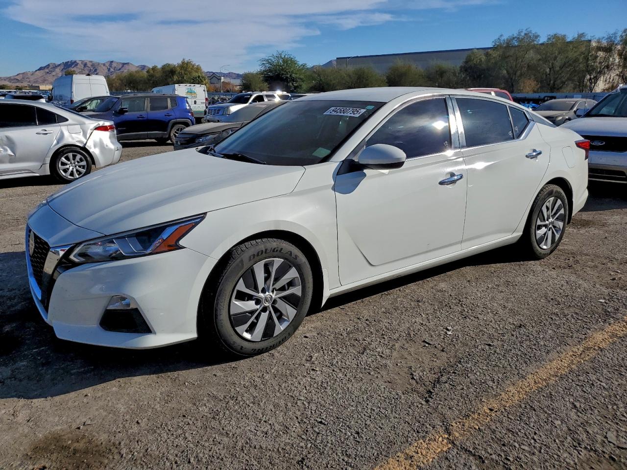 Nissan Altima S Image 1