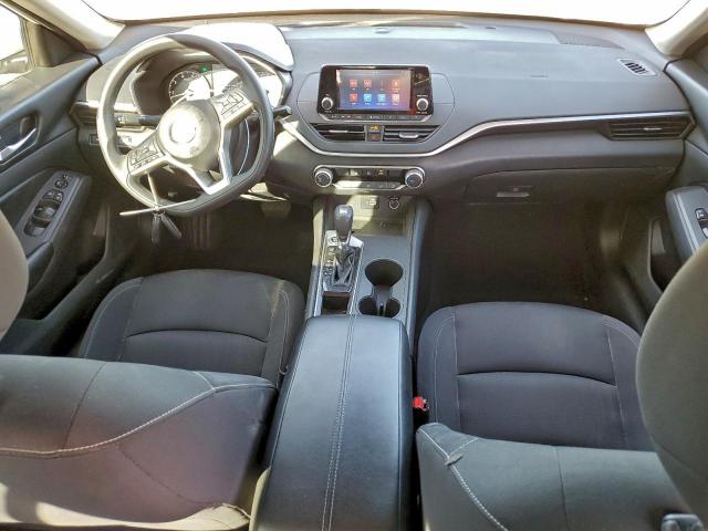 Nissan Altima S Image 9