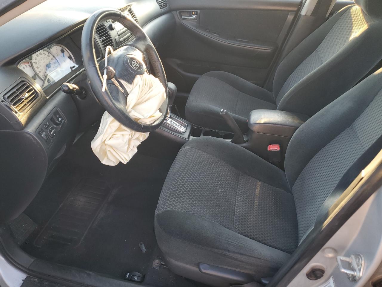 Toyota Corolla Ce Image 8