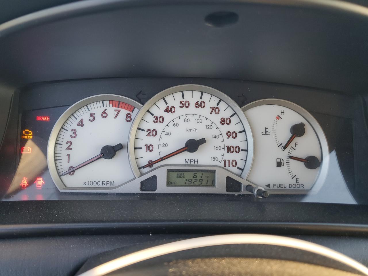 Toyota Corolla Ce Image 9