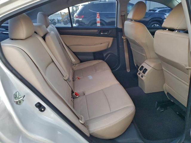 Subaru Legacy 2.5i Limited Image 10