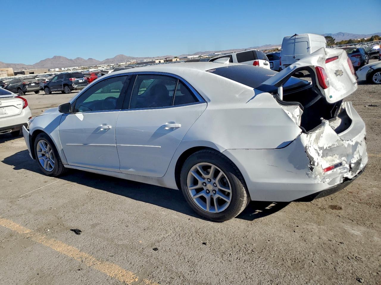 Chevrolet Malibu 1lt Image 2