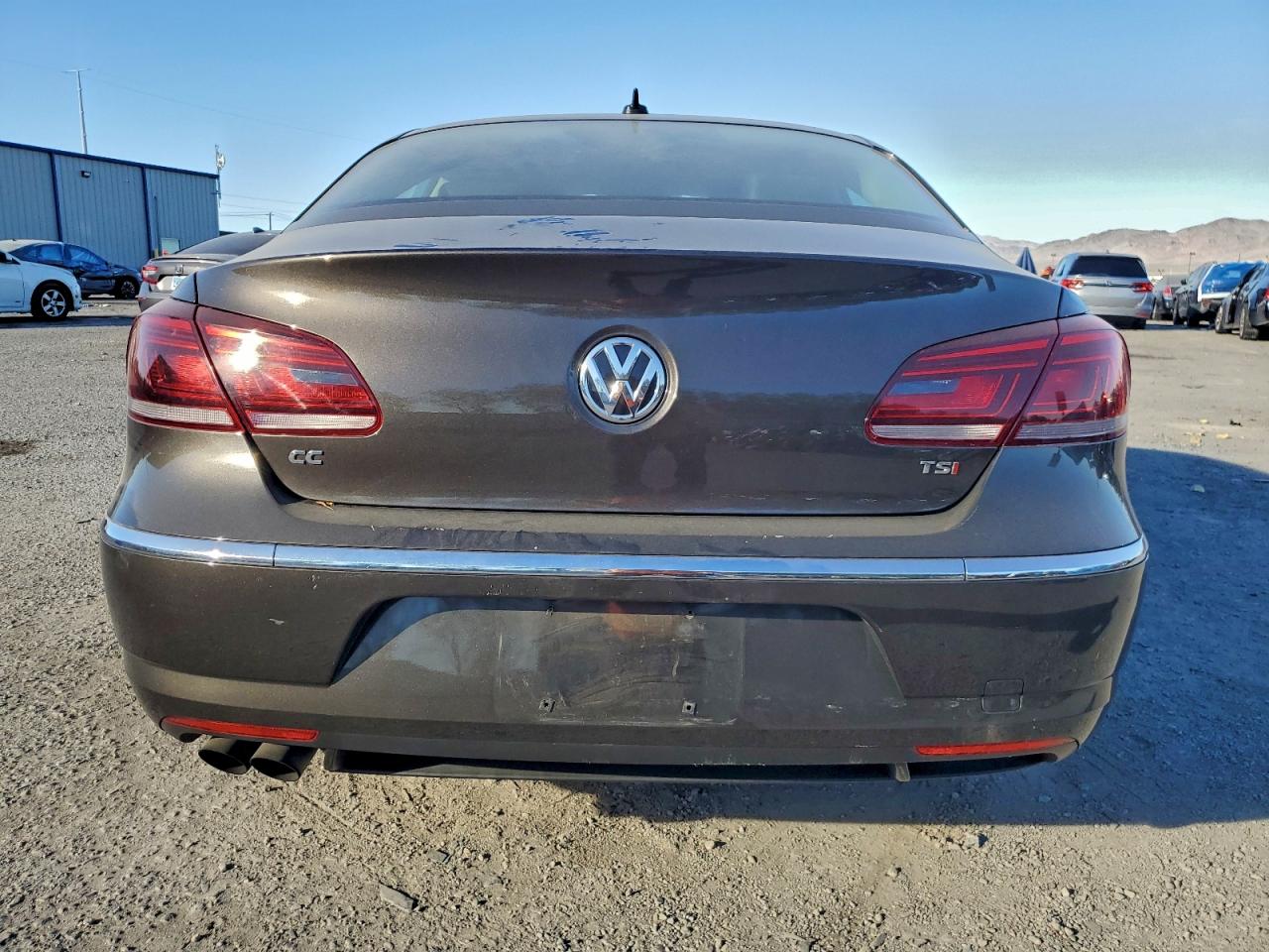 Volkswagen CC Base Image 8