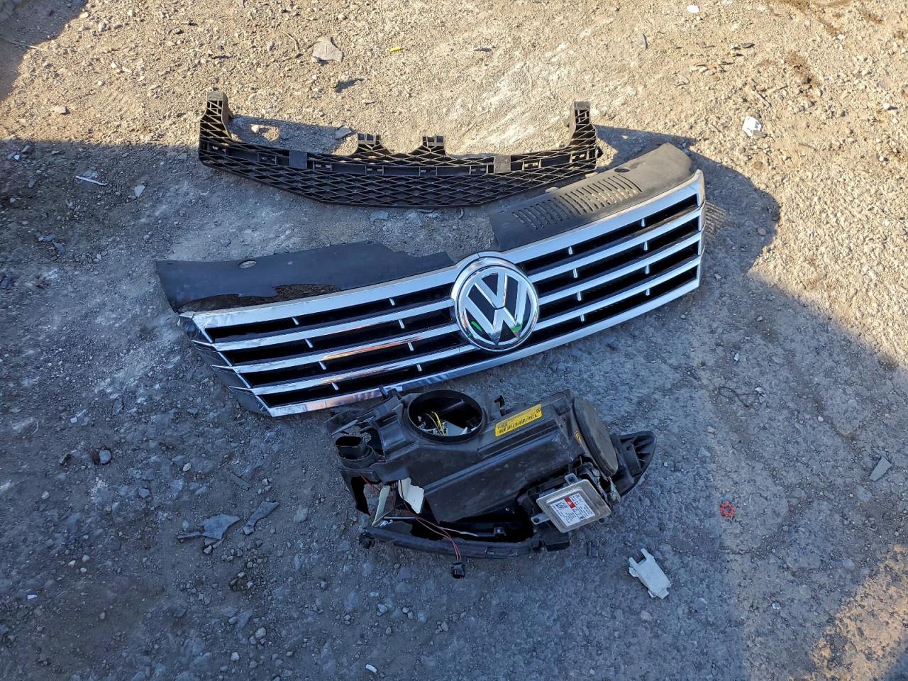 Volkswagen CC Base Image 13