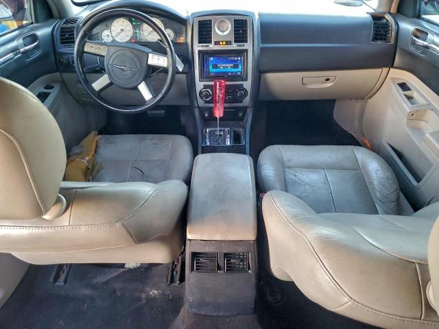 Chrysler 300 Touring Image 6