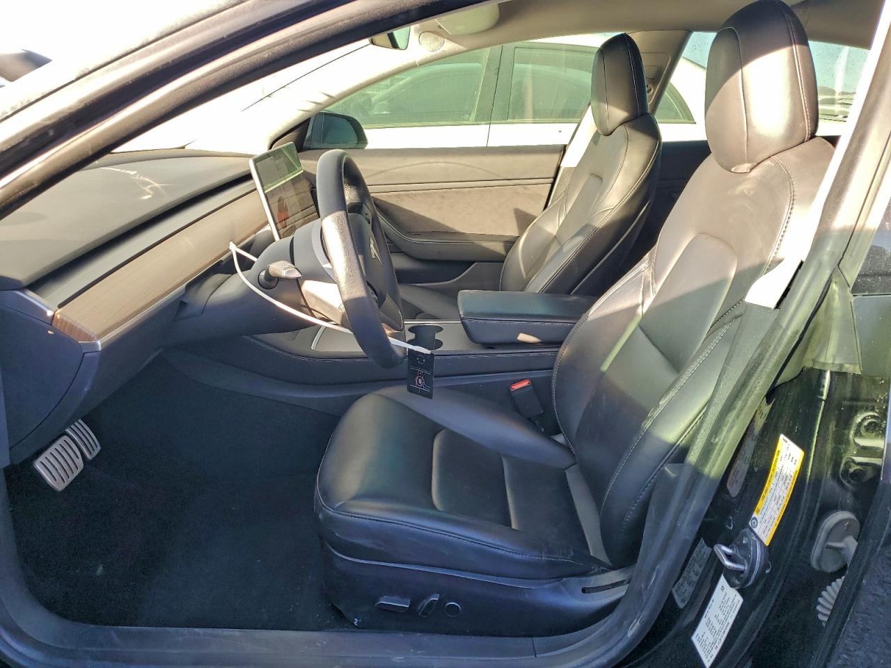 Tesla Model 3 Image 11