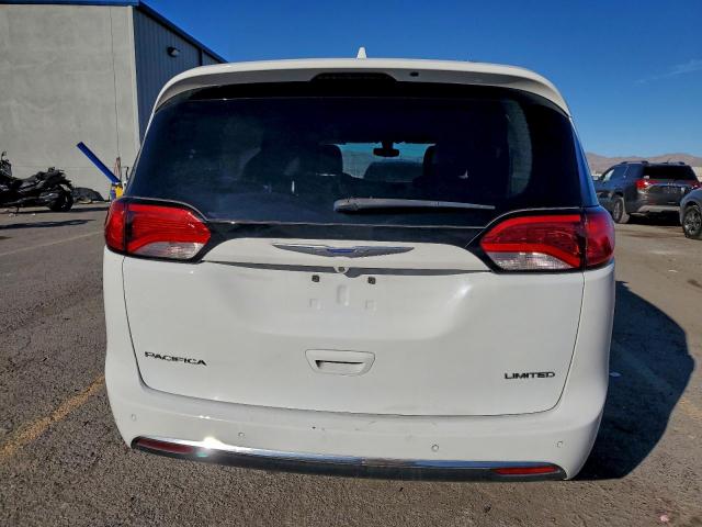Chrysler Pacifica Limited Image 10