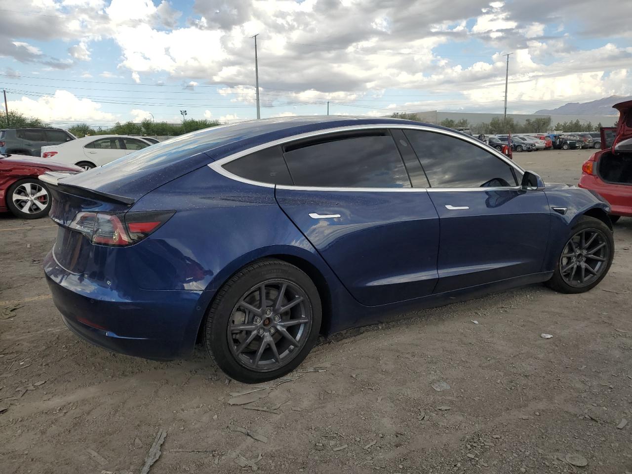 Tesla Model 3 Image 4