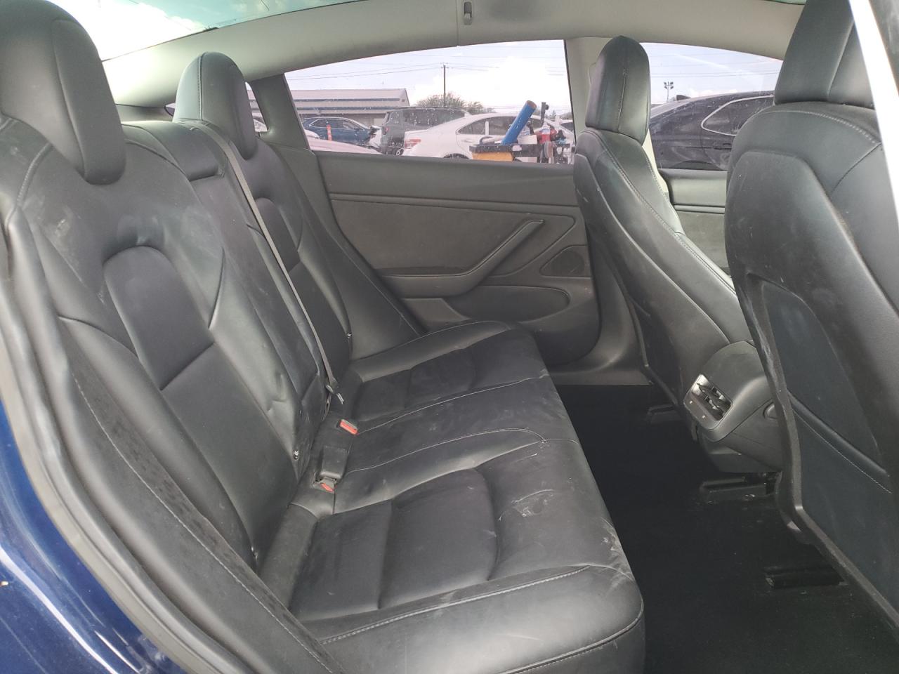 Tesla Model 3 Image 8