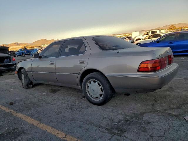 Lexus LS 400 Image 2