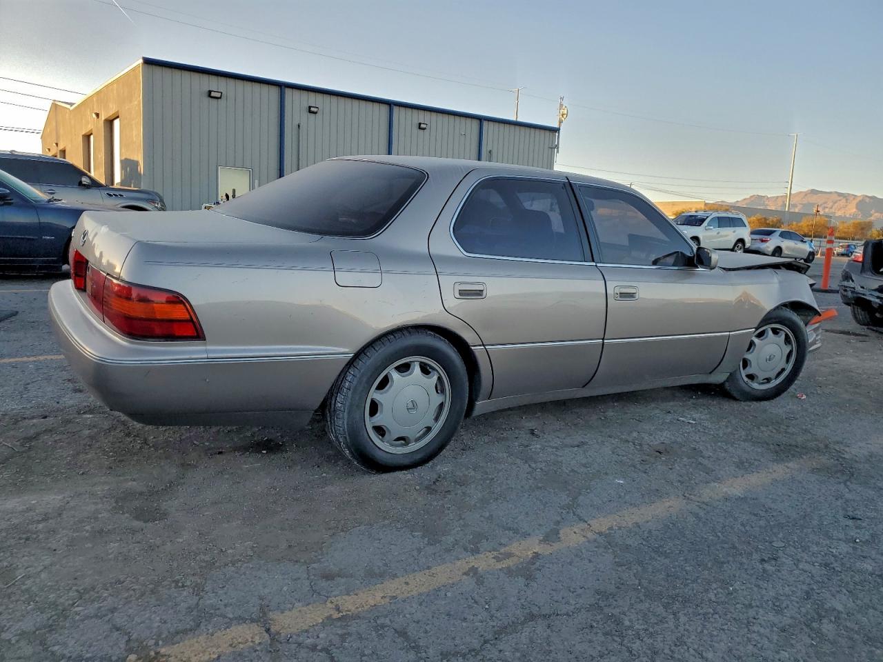 Lexus LS 400 Image 3