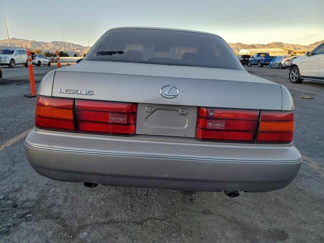 Lexus LS 400 Image 9