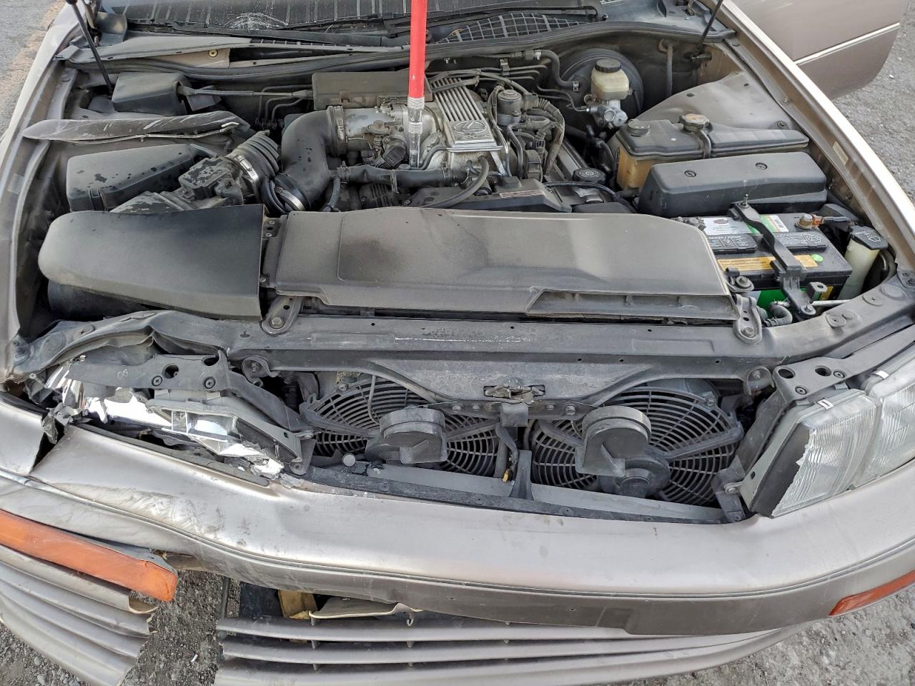 Lexus LS 400 Image 10