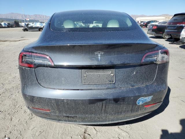Tesla Model 3 Image 4