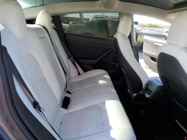 Tesla Model 3 Image 11