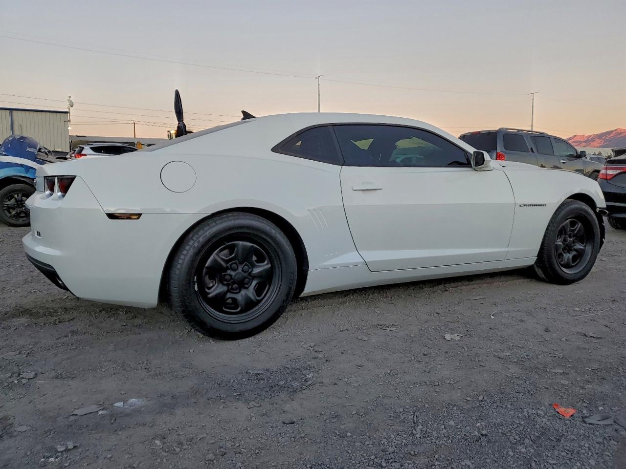 Chevrolet Camaro Ls Image 4