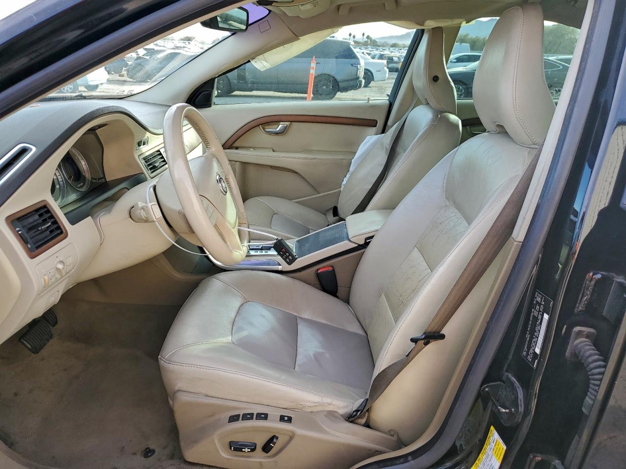 Volvo S80 3.2 Image 13