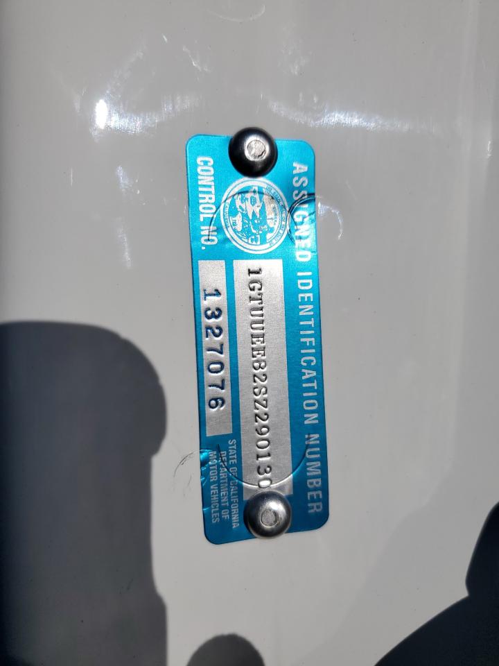 GMC Sierra K1500 At4 Image 2