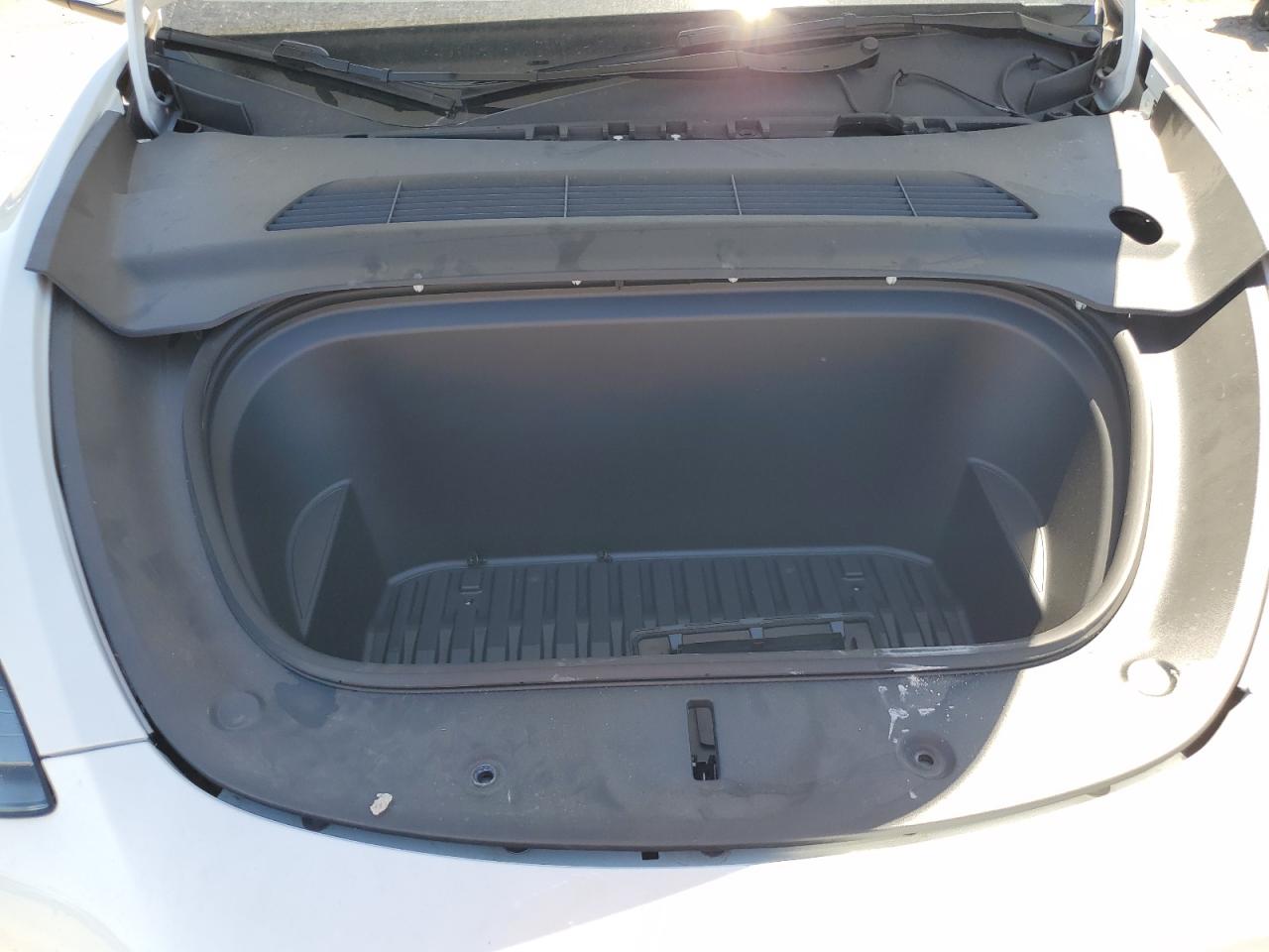 Tesla Model Y Image 12