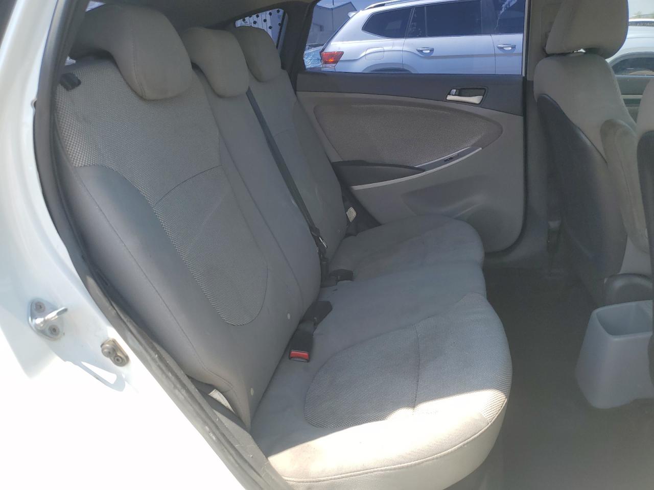 Hyundai ACCENT Gls Image 4