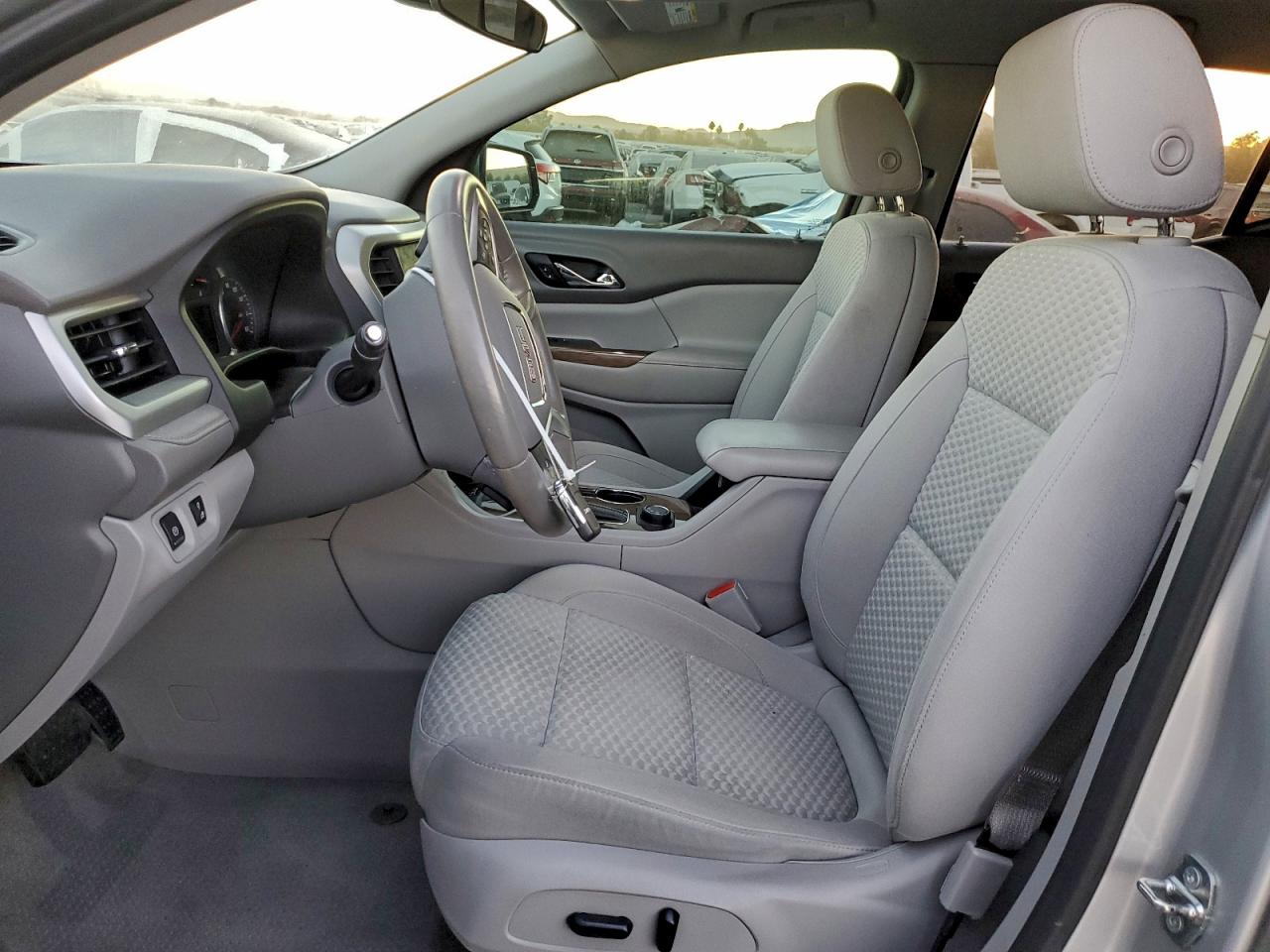 GMC Acadia Sle Image 4