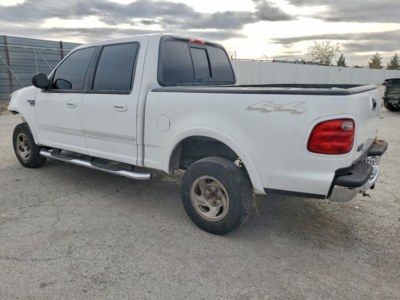 Ford F-150 Supercrew Image 4