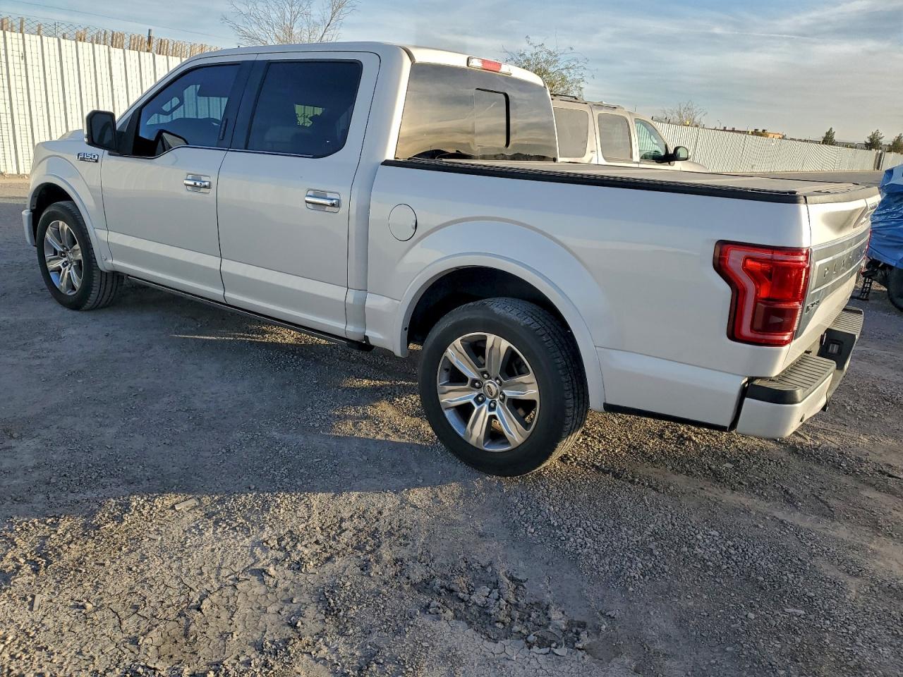 Ford F-150 Supercrew Image 10